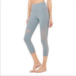 Alo yoga high-waist coast Capri-Blue Haze